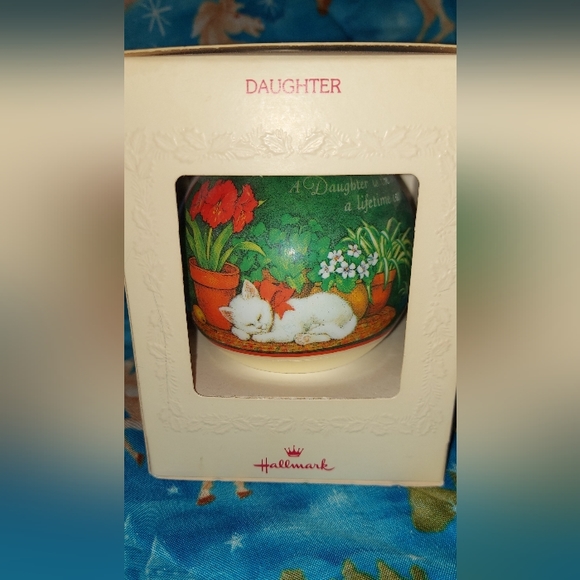 NIB Hallmark unbreakable satin ornament 1980 daughter Christmas Cat kitty - Picture 2 of 3